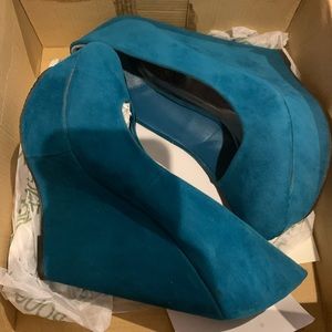 Rouge Teal wedges
